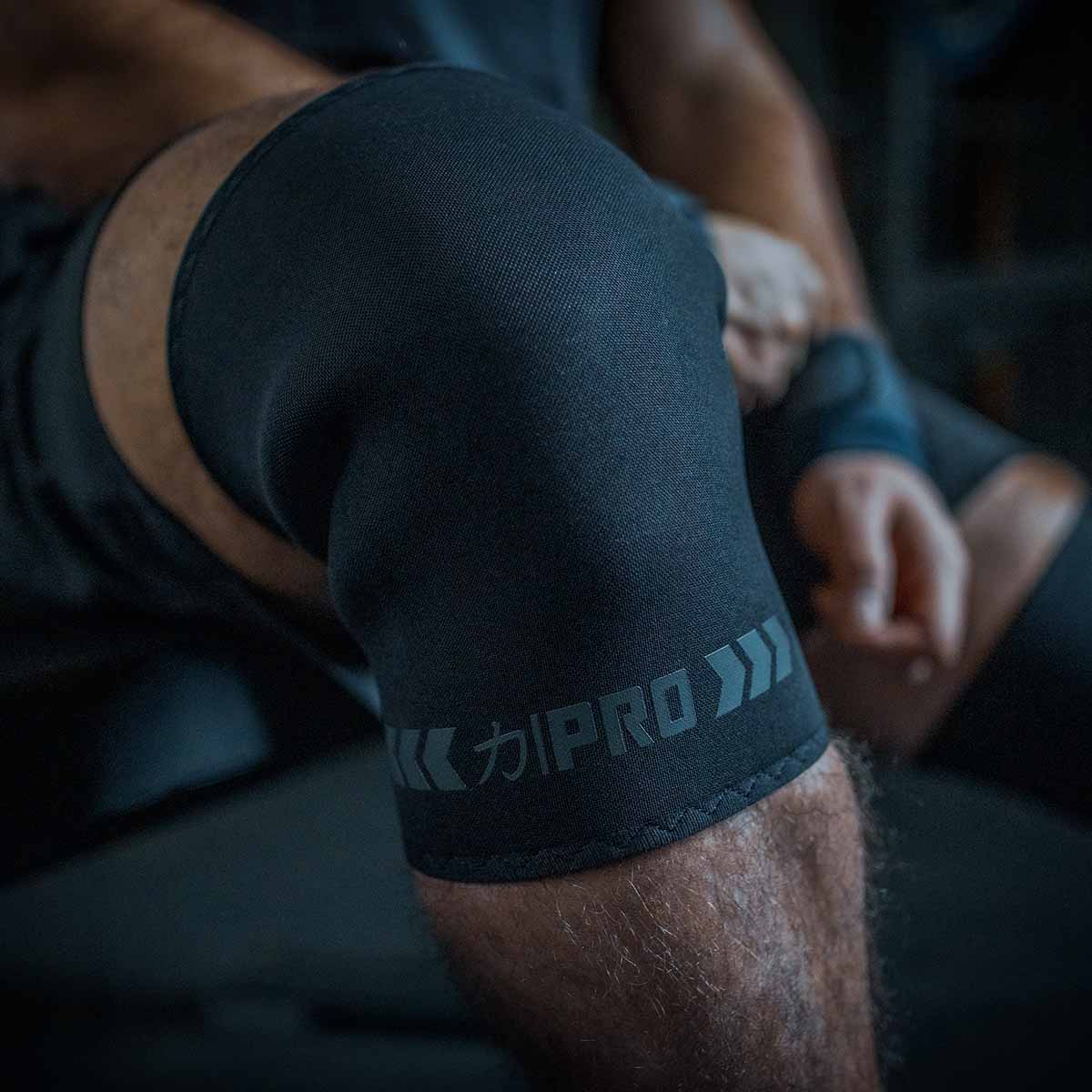 7MM Inferno PRO Knee Sleeves - EXTRA STIFF NEOPRENE