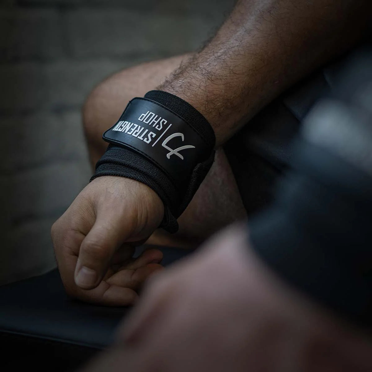 Medium Wrist Wraps - Black