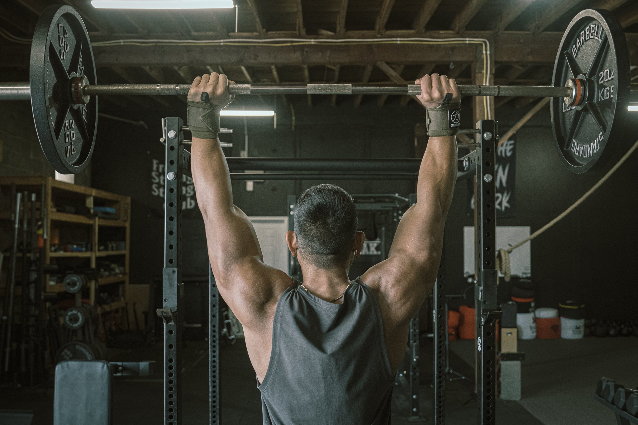 What Do Wrist Wraps Do for Lifting?